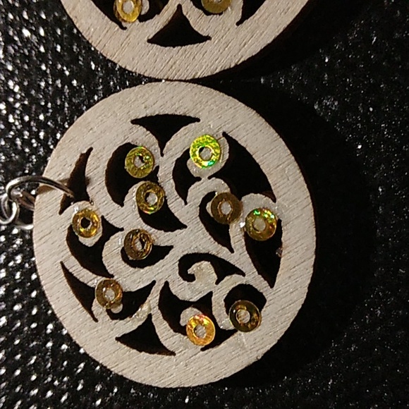 IRIDESCENT GOLD BLOOMS 🇪🇹"Buy 1 Get 1 Free"🇪🇹 - Picture 3 of 6